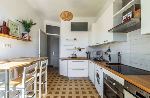 Riquier Apartment | Bright 2-bedroom apartment with balcony in the heart of the city