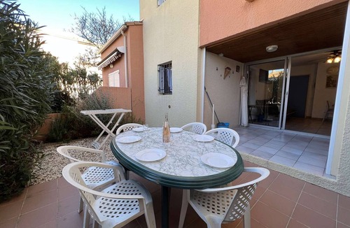 Valras-Plage Apartment | Bright 2BR Apartment w/Terrace, Sleeps 4, 600m from Beach