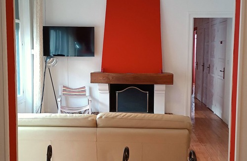 Centre Ville Apartment | Bright 3BR Apartment in Pau Hyper-Centre