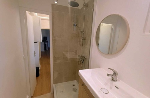 Reims Apartment | Bright apartment near the city center
