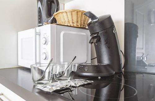 Laon Sud Apartment | Bright Apartment with WiFi in the Heart of Reims