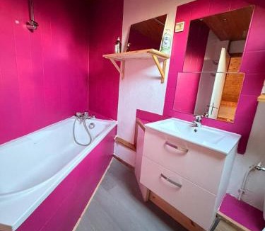 Saint-Gervais-les-Bains Apartment | bright, cozy, close to tramway du Mont blanc