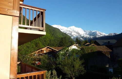 Servoz Apartment | Bright duplex apartment with terrace