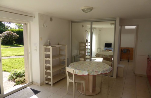 Lannion Apartment | Bright gîte with terrace and quiet garden