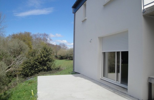 Concarneau House | Bright house with garden and terraces.