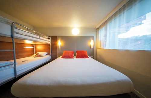 Boulazac-Isle-Manoire Hotel | Brit Hotel Confort Ampaline Périgueux Est