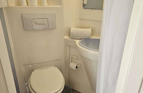 Lescar Hotel | Brit Hotel Essentiel Pau Lescar