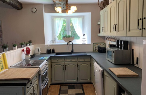 Plouguenast Cottage | Brittany Country Retreat Sleeps 6. Heated Pool. Free Wifi. Pet Friendly