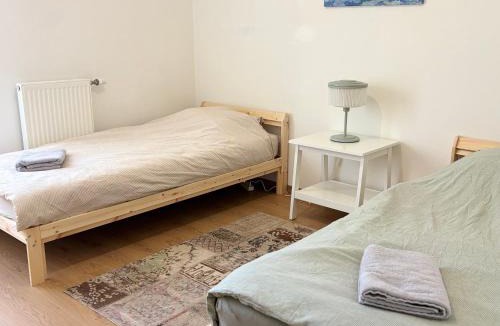 Parilly Apartment | Côté Parc - Cosy & neuf, parking & au pied du métro - Lyon
