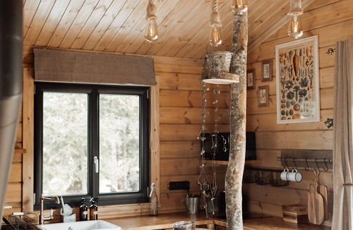 Chaumont-Porcien Cabin | Cabane à l'Ombre des Charmes