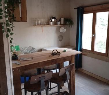 Mauregny-en-Haye Other | Cabane au bord de l'eau Electricité 12v Pêche à la batterie interdite