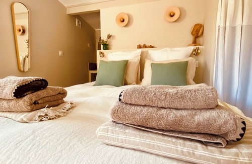Le Beausset Bed & Breakfast | Cabanon Tihou romantic Nordic bath
