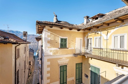 Orta San Giulio Apartment | ‘Cabianchi Royal Suite’ Apartment with Lake View, Balcony and Wi-Fi