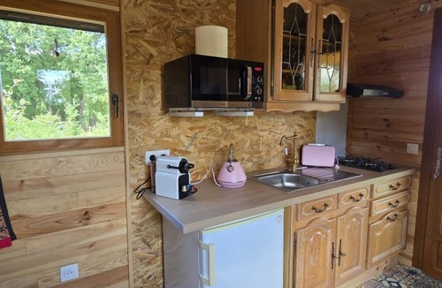 Lauraet House | Cabin “Roulotte L'âne Au Salon En Armagnac”