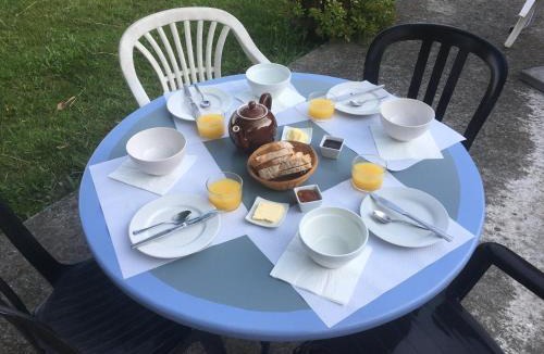 Serres Bed & Breakfast | Café Culturel Le Cerf-Volant