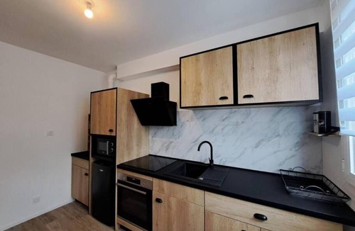 Reims Apartment | Camden - Grand Appartement Avec Extérieur et Parking