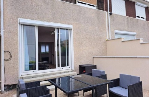 Reims Apartment | Camden - Grand Appartement Avec Extérieur et Parking