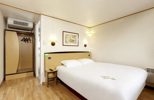 Charleville-Mezieres Hotel | Campanile Charleville-Mezieres