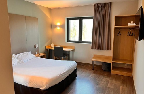 Woippy Hotel | Campanile Metz Nord Woippy- Porte du Luxembourg A31- Confort Climatisé- Air Conditionning