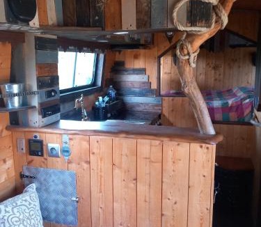 Henon Other | Campertruck Off-Grid