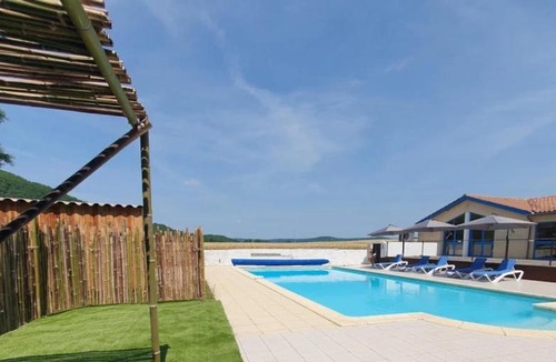 Puy-l'Eveque House | Camping 3 étoiles - Piscine - ccbgbeh