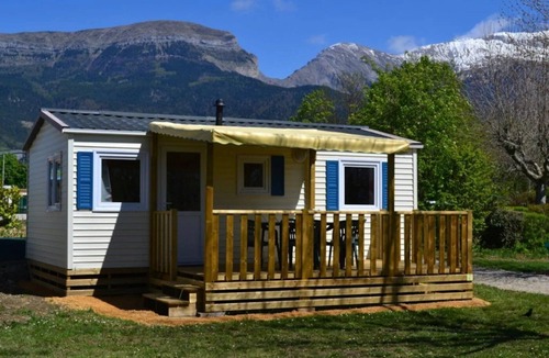 Mens House | Camping 3 étoiles - Piscine - ccbgaaf