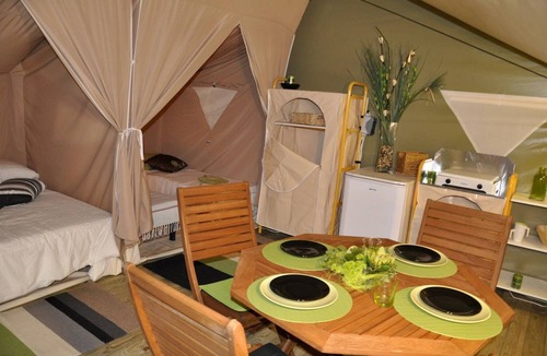 Celles-sur-Plaine House | Camping 4 étoiles - Piscine - ccbg00g