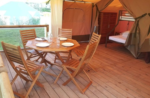 Celles-sur-Plaine House | Camping 4 étoiles - Piscine - ccbg00g
