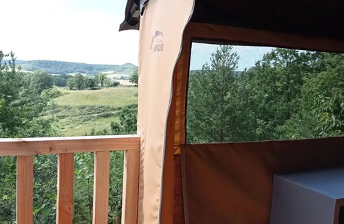 Belloc Cabin | Camping le Roc del Rey* - 2-room cabin on stilts for 2 people Without sanitary facilities