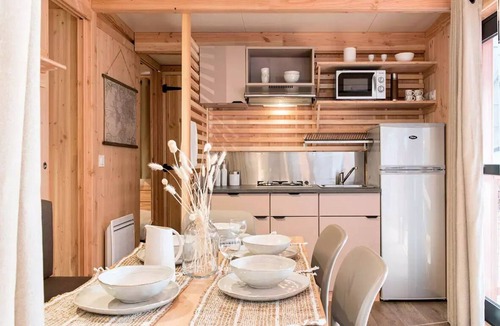 Laruns House | Camping maeva Escapades des Gaves * - Nature Lodge 3 Rooms 5 People + TV