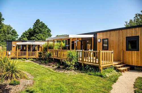 Plougasnou House | Camping maeva Respire Le Domaine de Mesqueau * - Mobile Home SIMPLY O'hara 3 Rooms 4 People + TV