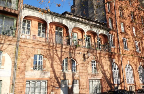 Amidonniers - Caffarelli Condo | Canal & Garonne Atmosphere – Live Like a True Toulousain