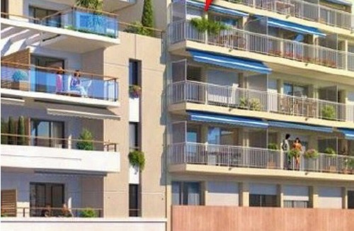 Cannes La Bocca Apartment | Cannes beach 400 metres away, Spacious air-conditioned 2-bedroom apartment