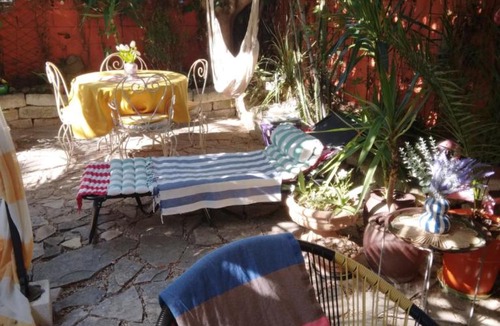 Maraussan Bed & Breakfast | CASA VERDE Le charme de l'ancien en ville !