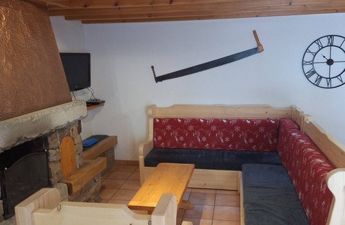 Cauterets Ski Chalet | CAUTERETS Chalet La Grange (sleeps 2–11) in a quiet neighborhood, with parking