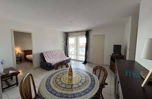 Valras-Plage Apartment | Central 2BR Apartment with Pool, Sleeps 6, Near Beach and Shops