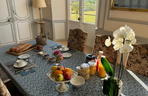 Loubedat Bed & Breakfast | Château de Mauhic - 15th century