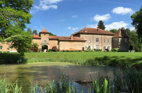 Azoudange Apartment | Château de Romécourt, garden accommodation