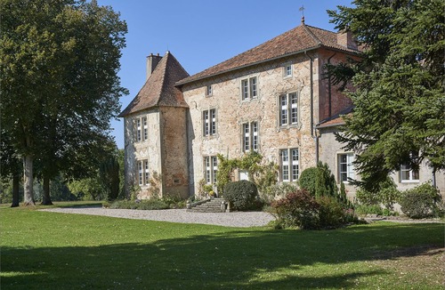 Azoudange Apartment | Château de Romécourt, garden accommodation