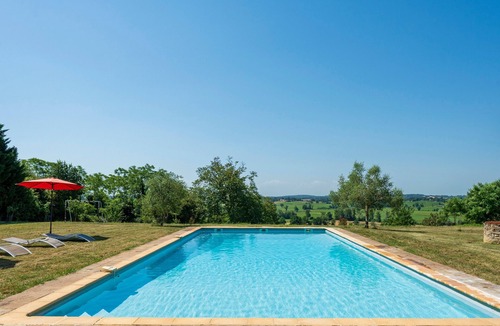 Betous House | Château 'En Armagnac': Mountain View, Private Pool, Wi-Fi