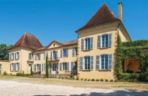 Betous House | Château 'En Armagnac': Mountain View, Private Pool, Wi-Fi