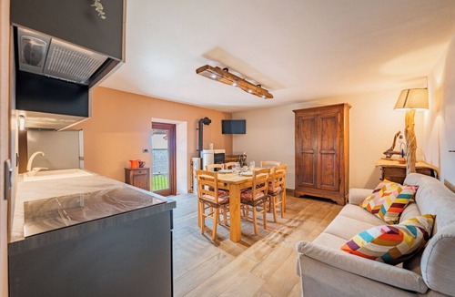 Villar San Costanzo Apartment | Château Sunrise - Valle Maira