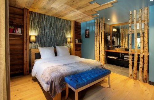 Le Petit-Bornand-les-Glieres Ski Chalet | Chalet 1703 - Alpine Lodge & Spa - Adults Only