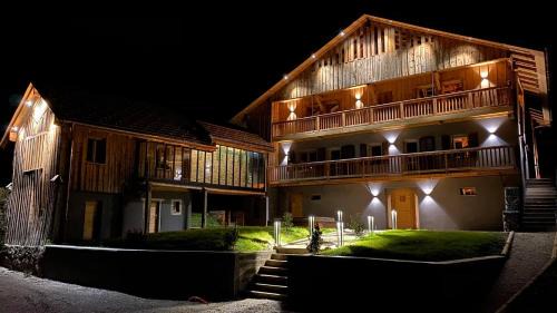 Le Petit-Bornand-les-Glieres Ski Chalet | Chalet 1703 - Alpine Lodge & Spa - Adults Only