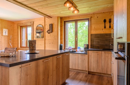 Saint-Maurice-sur-Moselle Ski Chalet | Chalet "Le Brusyna" with Mountain View, Hot Tub, Private Terrace, and Wi-Fi
