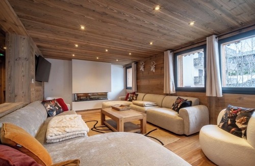 Les Gets Ski Chalet | Chalet 24 p Sauna/Jacuzzi close to the village center and ski lifts