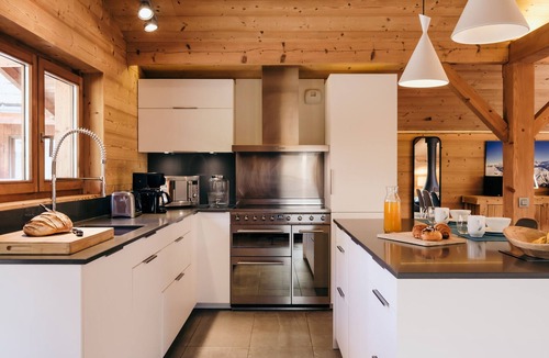 La Clusaz Ski Chalet | Chalet 4★, 15 guests, La Clusaz, sauna, village center, 7 bedrooms