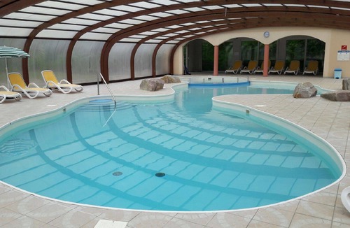 Pleneuf-Val-Andre Ski Chalet | Chalet 6 pers heated indoor pool lake view weekly rental