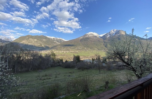 Briancon Ski Chalet | Chalet at the gateway to the Ecrins with extra mountain and garden views