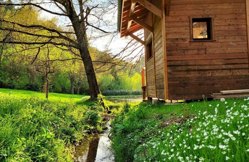 Taintrux Ski Chalet | Chalet au bord de l'eau en pleine nature près de la montagne et de l'Alsace